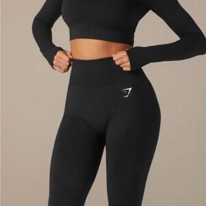 Gymshark charcoal gray Set size small never worn